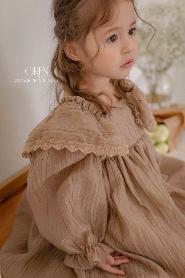 Lily褶邊蕾絲連身洋裝 姊妹裝 
