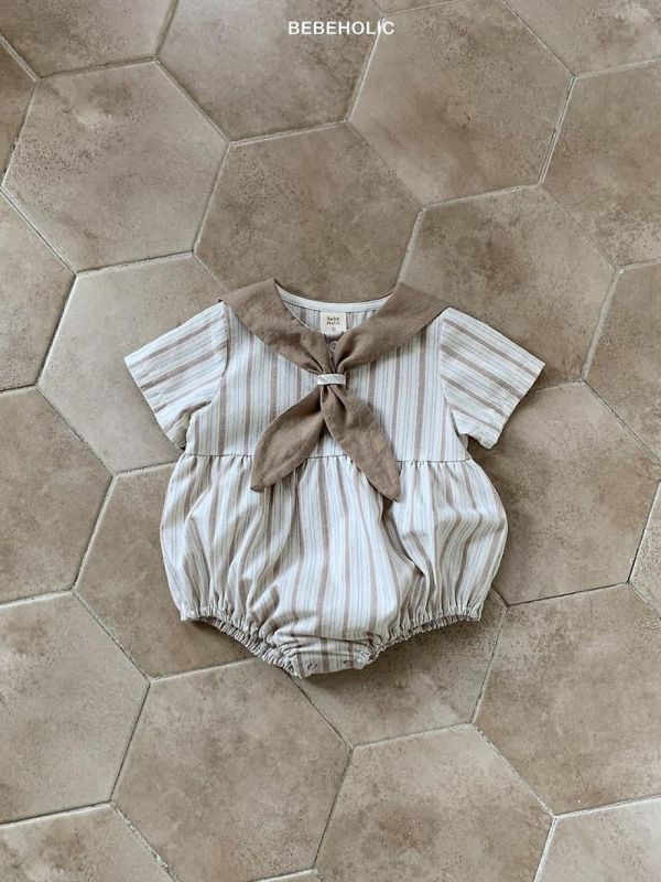 學院風小披肩直紋襯式套裝 Bebe holic Korea,韓國童裝,韓國Bebe holic,奶茶系寶寶,女寶穿搭