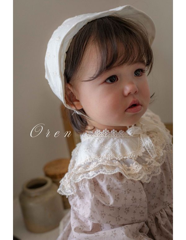 Bebe-褶皺蕾絲小花綁帶軟帽 