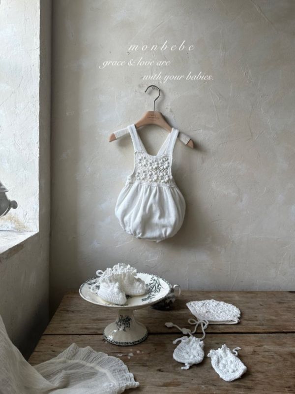 手鉤蕾絲小花吊帶包屁衣 