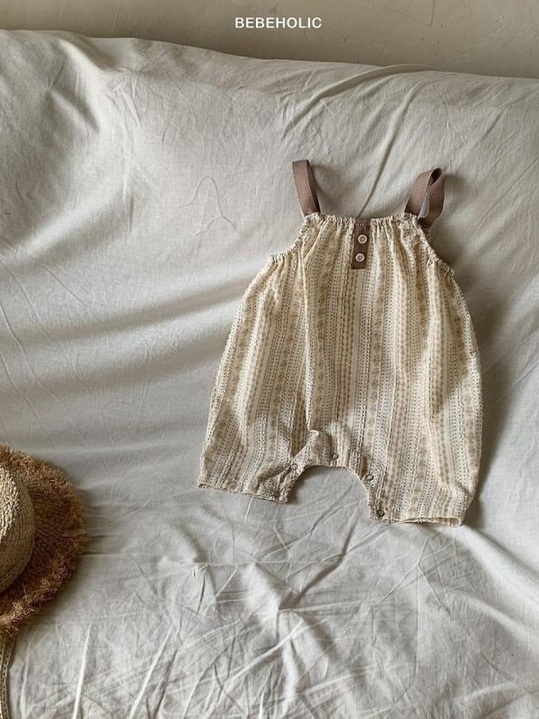 度假勝地 寶寶連身吊帶 Bebe holic Korea,韓國童裝,韓國Bebe holic,奶茶系寶寶,女寶穿搭