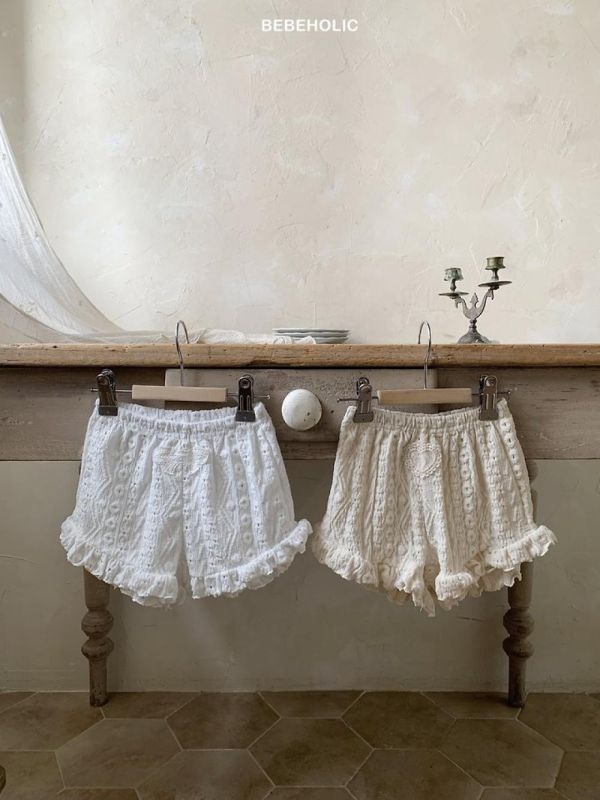奶油蛋糕蕾絲質感短褲 Bebe holic Korea,韓國童裝,韓國Bebe holic,奶茶系寶寶,女寶穿搭