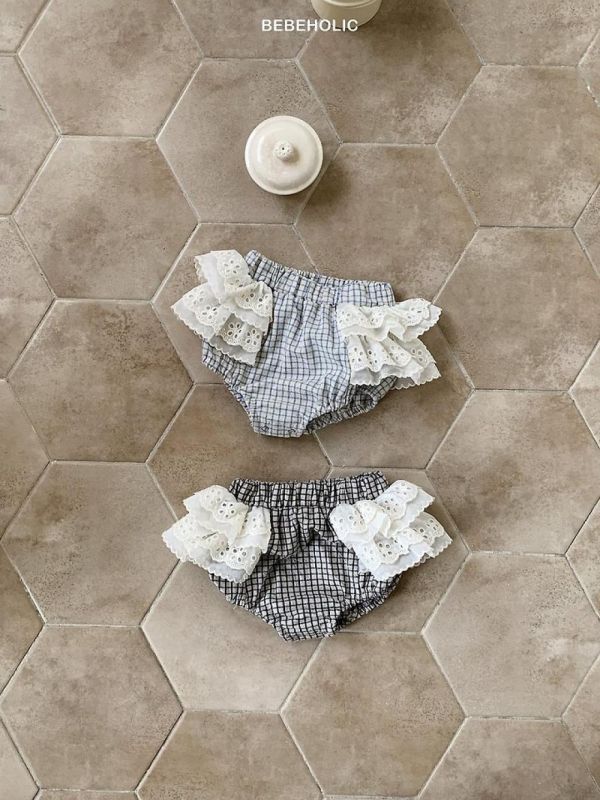 寶寶格紋小翅膀蕾絲包屁褲小短褲 Bebe holic Korea,韓國童裝,韓國Bebe holic,奶茶系寶寶,女寶穿搭