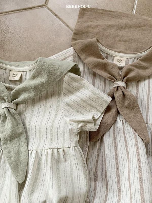 學院風小披肩直紋襯式套裝 Bebe holic Korea,韓國童裝,韓國Bebe holic,奶茶系寶寶,女寶穿搭