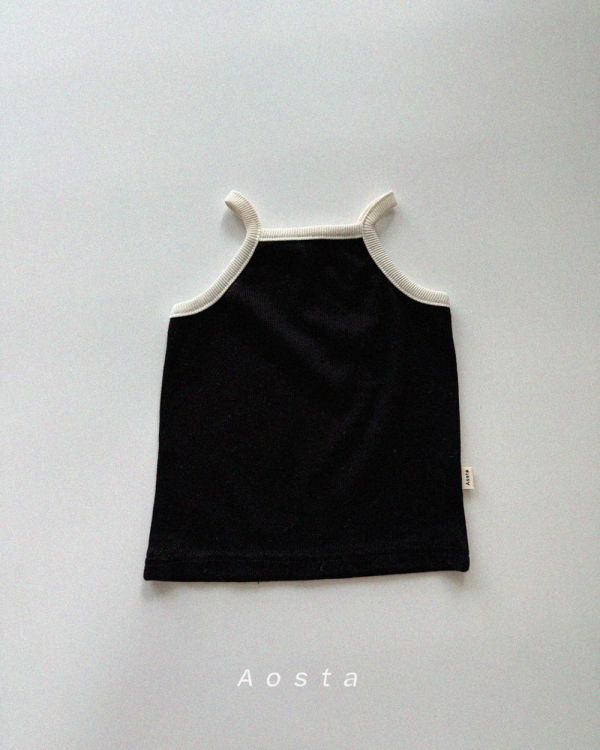 Aosta細肩吊帶背心 正韓親子裝, Aosta親子裝, 韓國親子穿搭, 高端媽媽穿搭, 韓系親子裝, 親子裝推薦, 夏季親子穿搭, 韓國童裝品牌, 質感媽媽穿搭, 嬰幼兒親子裝, 韓系高級感穿搭, 親子OOTD, 親子時尚, 韓國設計童裝