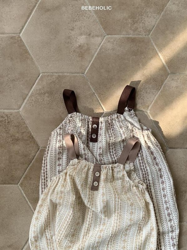 度假勝地 寶寶連身吊帶 Bebe holic Korea,韓國童裝,韓國Bebe holic,奶茶系寶寶,女寶穿搭