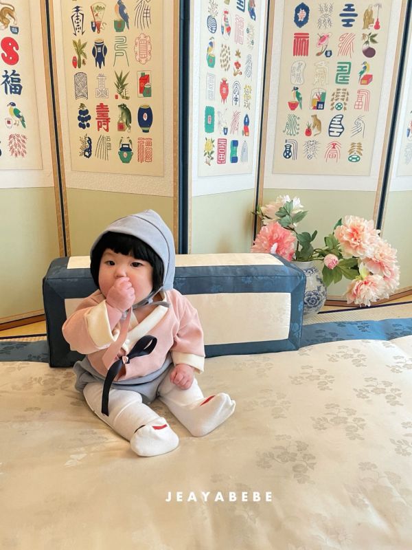 粉嫩嫩韓服套裝（含帽） 