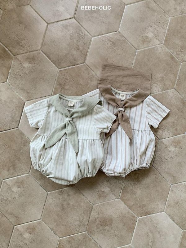 學院風小披肩直紋襯式套裝 Bebe holic Korea,韓國童裝,韓國Bebe holic,奶茶系寶寶,女寶穿搭