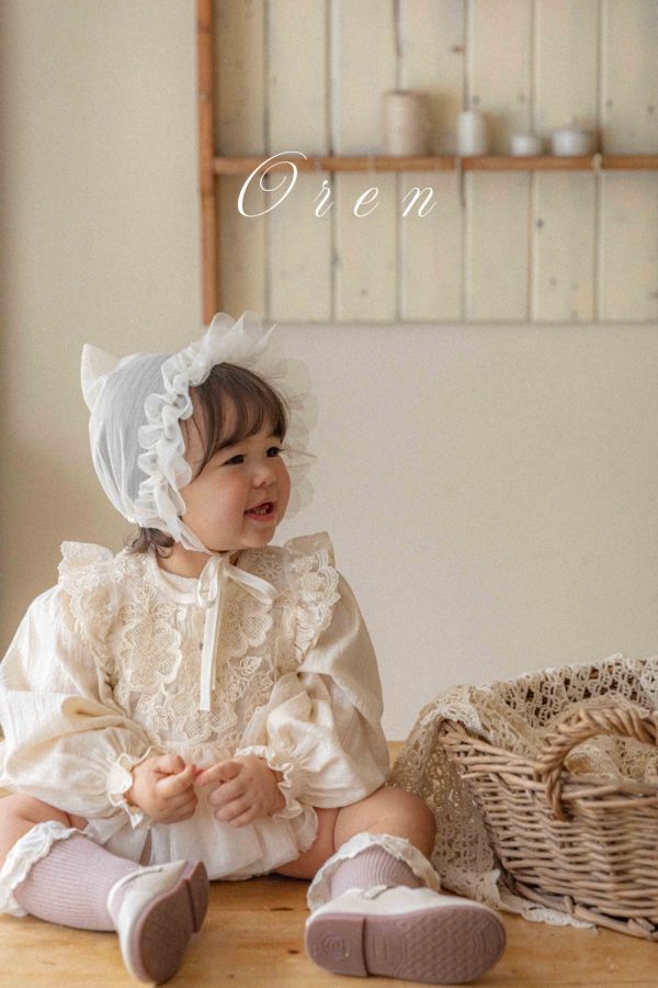 Bebe-褶皺蕾絲小花綁帶軟帽 