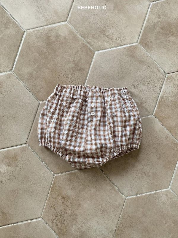 寶寶鈕扣格紋屁屁褲 寶寶包屁褲 Bebe holic Korea,韓國童裝,韓國Bebe holic,奶茶系寶寶,女寶穿搭