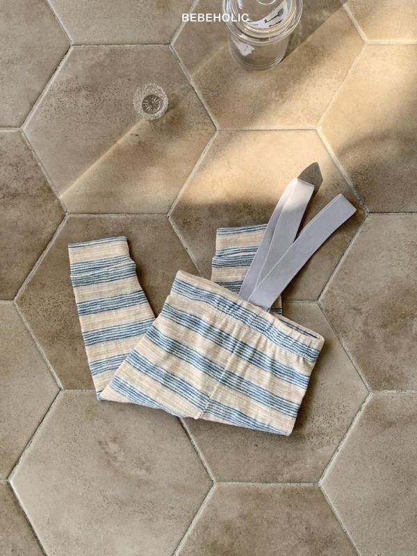 Bebe 吊帶手繪感線條貼身褲 Bebe holic Korea