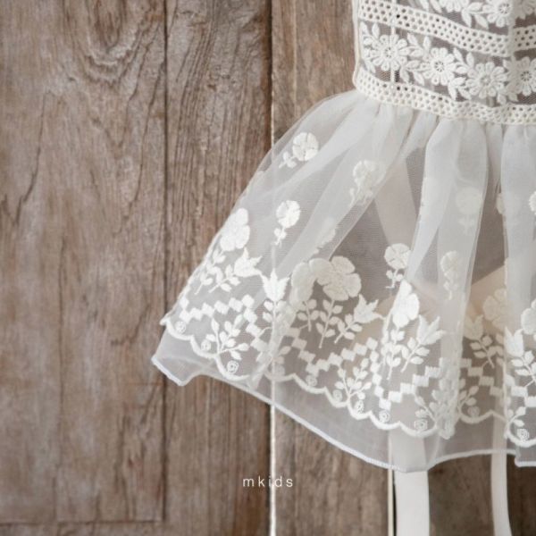 小花蕾絲外罩紗裙 