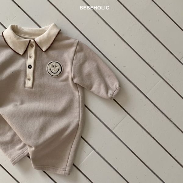微笑寶寶長袖奶茶系連身爬服 Bebe holic,童裝,男寶穿搭,韓國童裝,桃園童裝,韓系,寶寶衣服推薦,好看寶寶衣服,超好買童裝店,親子裝,彌月禮,寶寶,待產包,爬服
