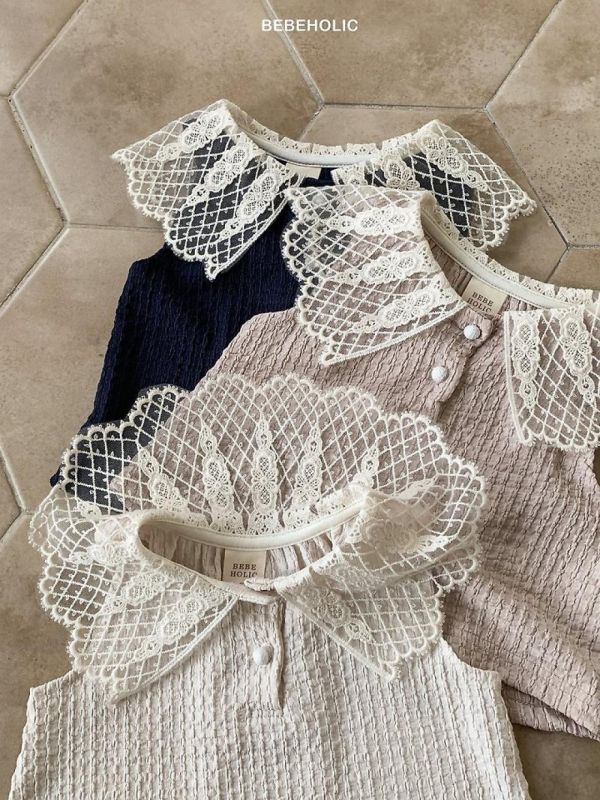 小蝴蝶翅膀領無袖寶寶上衣 Bebe holic Korea,韓國童裝,韓國Bebe holic,奶茶系寶寶,女寶穿搭