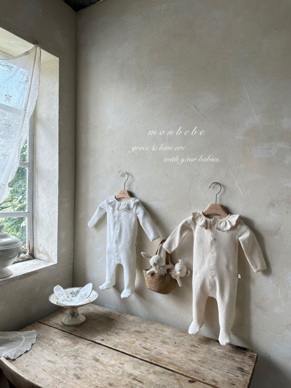 純色荷葉邊領包腳連身衣 