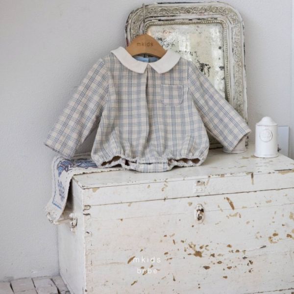 經典小格紋娃娃領包屁衣 