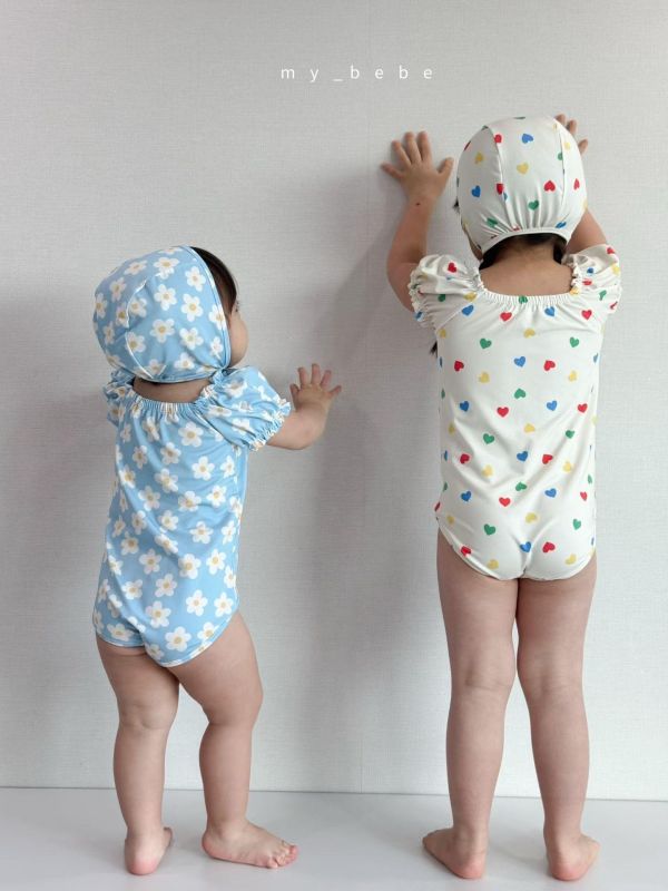 滿版小雛菊小心心公主袖連身泳裝（附帽） 