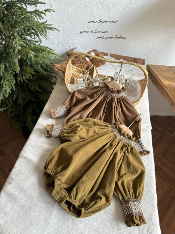 夏洛特法式寶寶連身套裝 