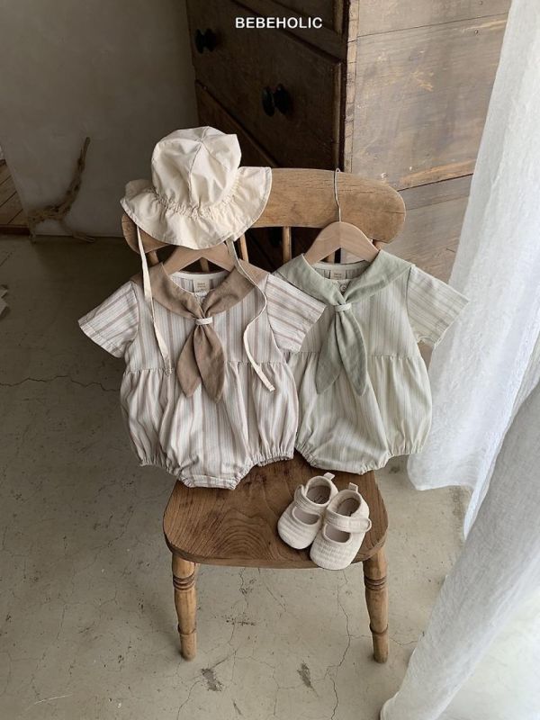 學院風小披肩直紋襯式套裝 Bebe holic Korea,韓國童裝,韓國Bebe holic,奶茶系寶寶,女寶穿搭