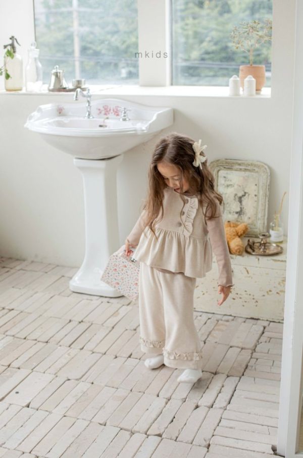 羅紋小荷邊背心 