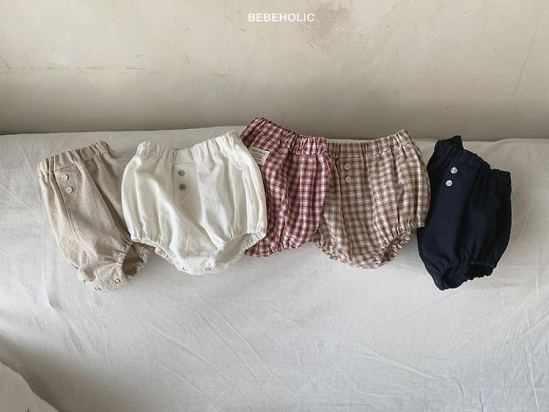 寶寶鈕扣格紋屁屁褲 寶寶包屁褲 Bebe holic Korea,韓國童裝,韓國Bebe holic,奶茶系寶寶,女寶穿搭
