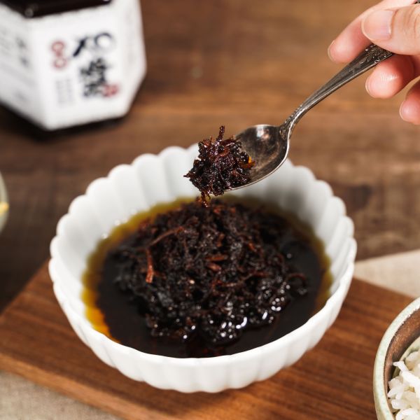 《雲林》蔬味平生 經典XO醬 (全素), 260g/瓶 meetsuu-xo-sauce, 蔬味平生經典XO醬,全素,素食,杏鮑菇,香菇絲,黃金比例,香濃提味,100%全素生產線