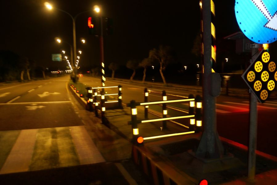 交通阻隔護欄 視覺導引,交通阻隔護欄,護欄,交通工程,反光,交通安全,耐水,耐腐,交通護欄,阻隔護欄