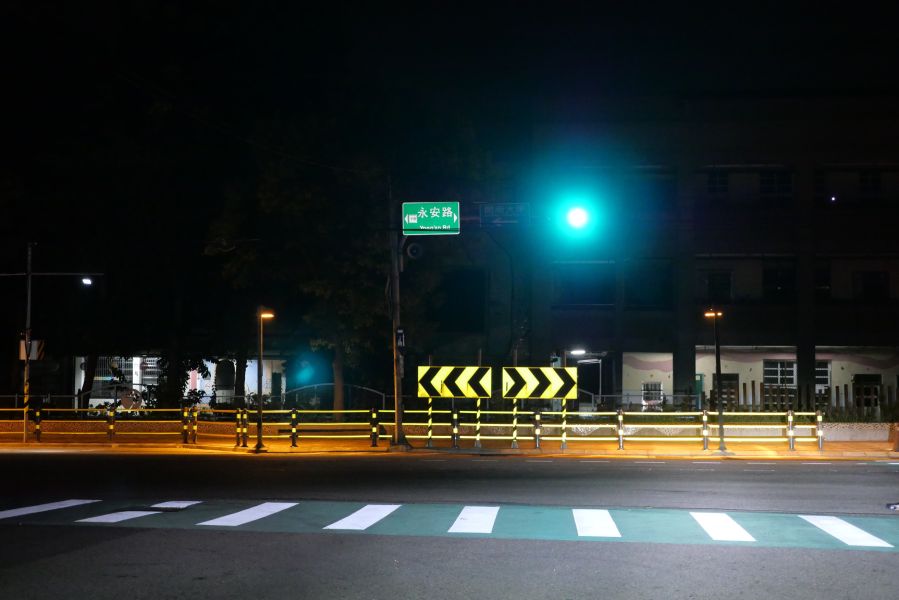 交通阻隔護欄 視覺導引,交通阻隔護欄,護欄,交通工程,反光,交通安全,耐水,耐腐,交通護欄,阻隔護欄