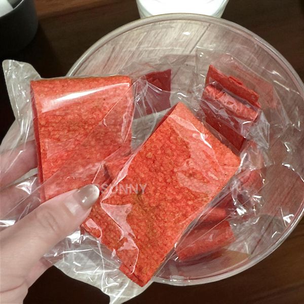小時候零嘴紅魚片桶裝 