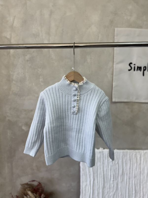 假鈕釦蕾絲花邊坑條針織上衣 