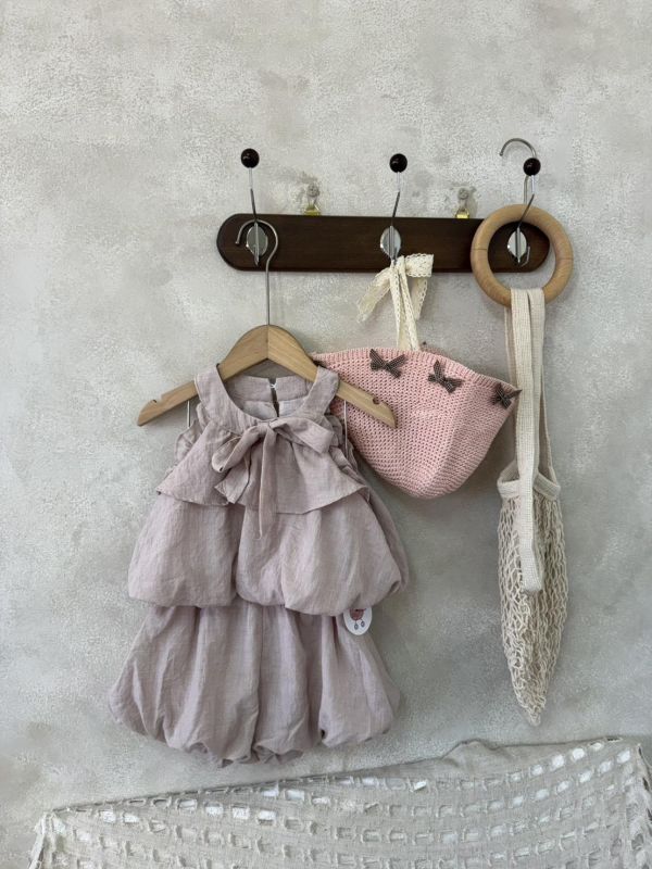 棉柔心動！削肩綁帶層次花苞褲套裝 