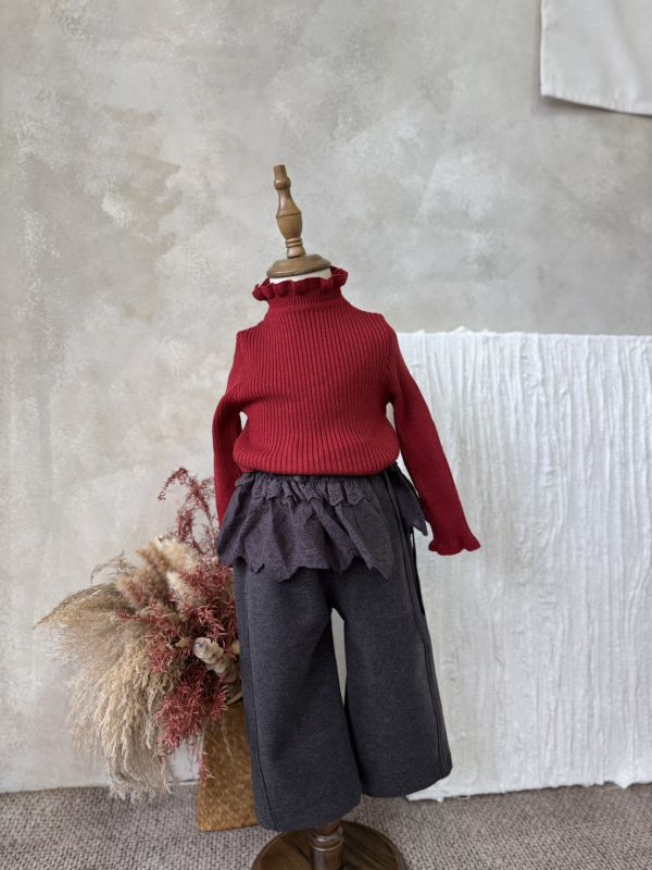 紅！經典坑條木耳邊針織上衣 