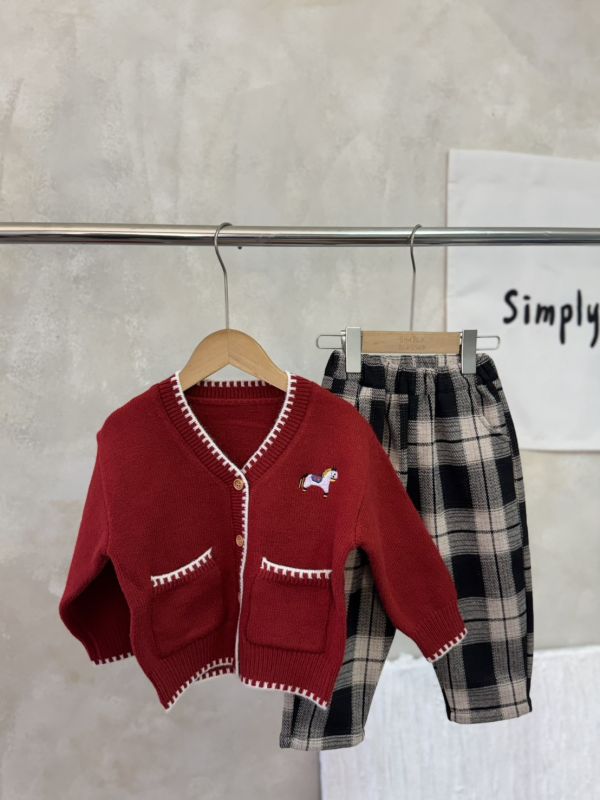 男女同款！小馬撞色縫線鉤花針織上衣/外套 