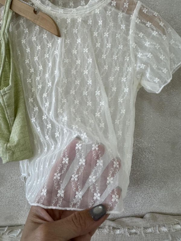 兩件套！清新綠吊帶蕾絲花花紗上衣套裝 