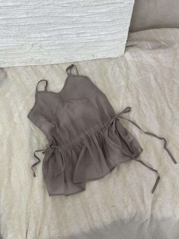 美死！韓妞疊穿吊帶荷葉邊長版背心 