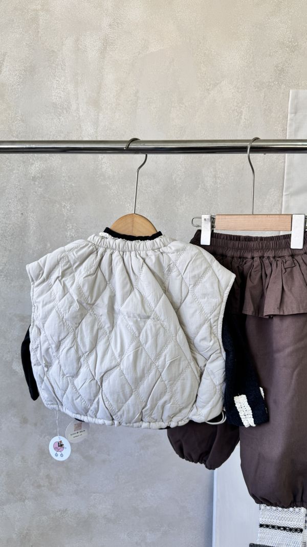 雙面穿！森系碎花落肩款定點線鋪棉日系背心 