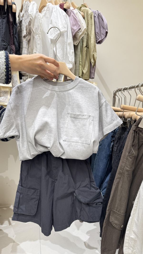 型男水洗口袋外縫線短Ｔ 