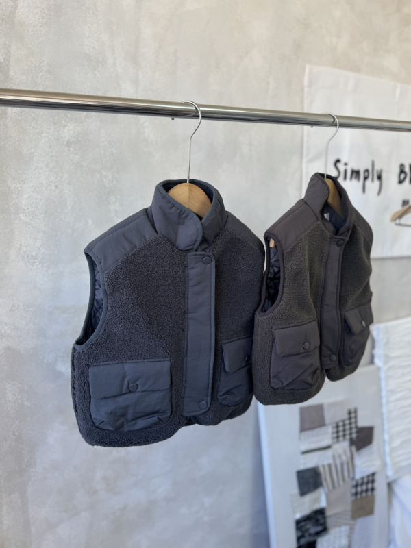 設計感異材質拼接鋪棉背心 