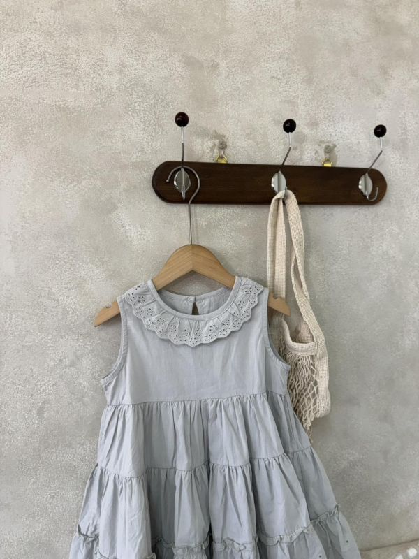 精緻蕾絲花邊洋裝 