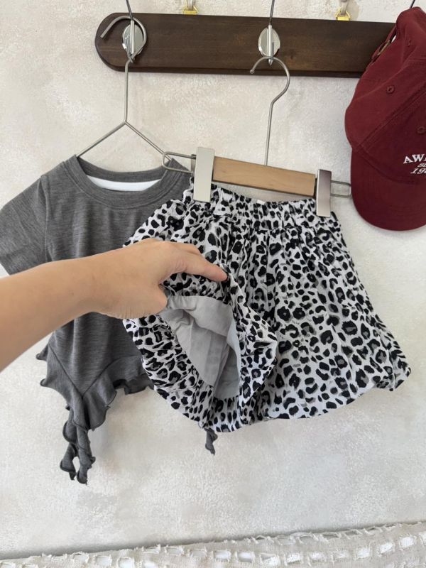 有點辣超立體豹紋花苞短褲 