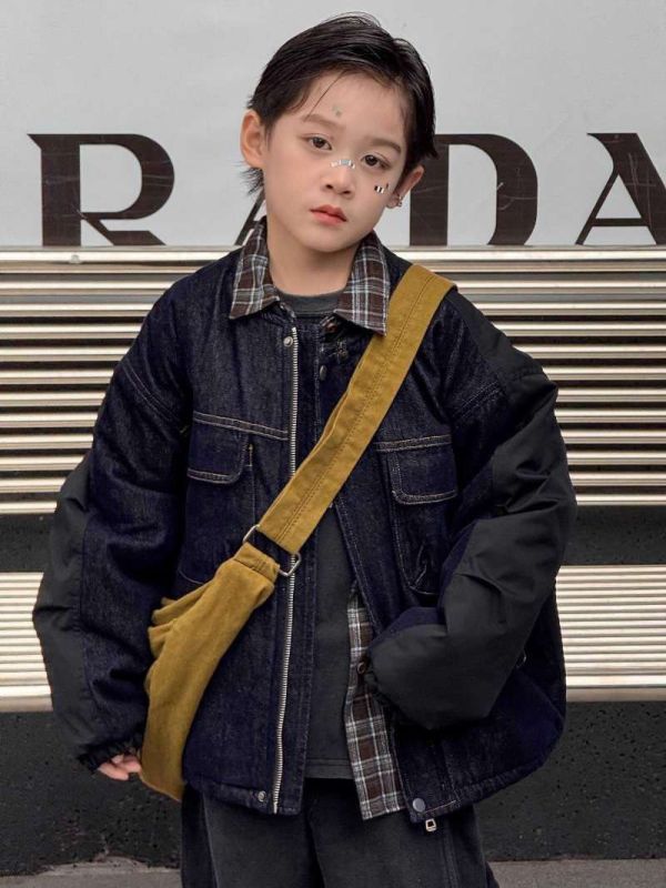 推推帥爆！異材質拼接牛仔夾棉棒球外套 