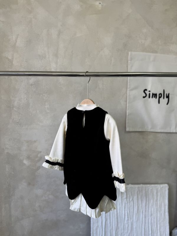 兩件套！質感珍珠荷葉邊連身裙木耳邊內搭上衣套裝 