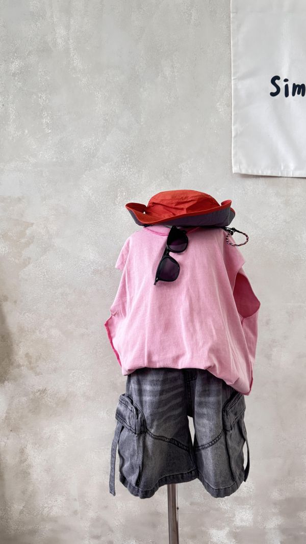 帥氣粉水洗作舊外縫線不收邊背心 