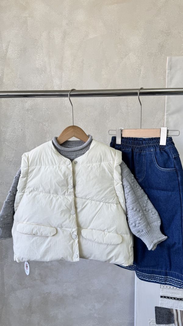 小造型百搭鋪棉壓釦背心 