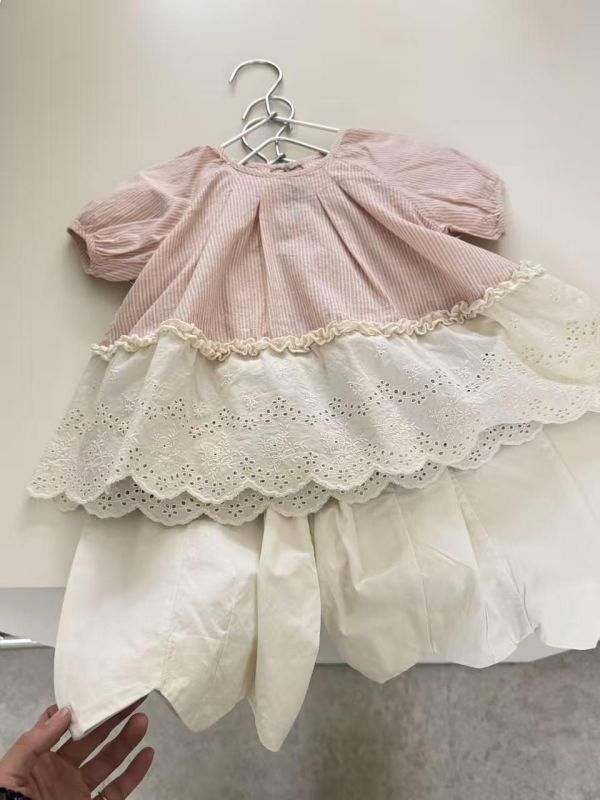 已經太浪漫蕾絲拼接泡泡上衣 