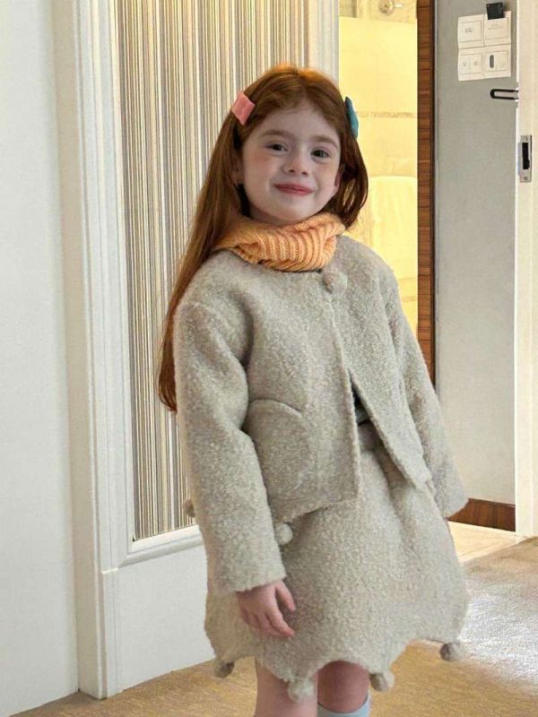 財閥千金毛呢外套球球短裙套裝 