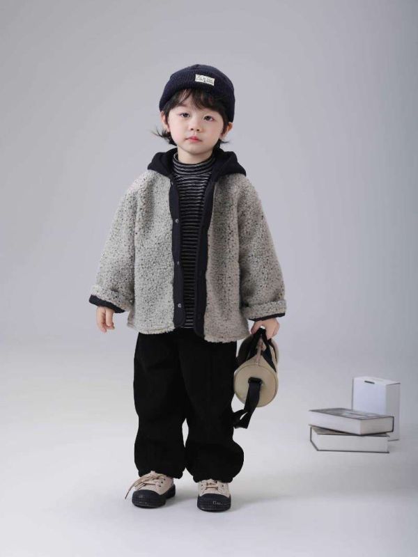 異材質拼接日系毛毛連帽外套 