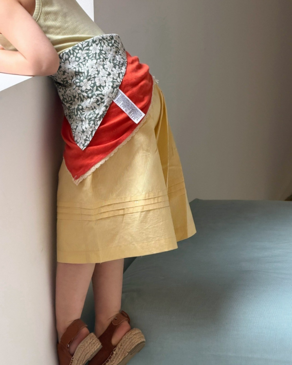 檸檬黃條紋八分寬褲 