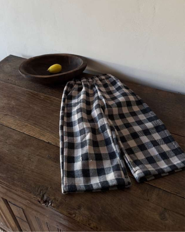 日系格紋磨毛直筒長褲 