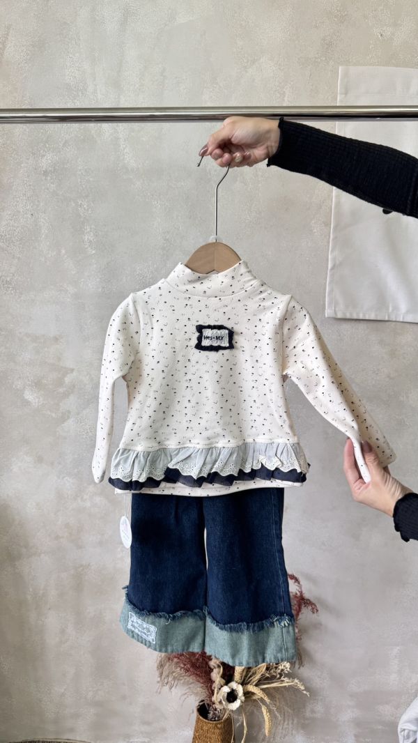 有夠Ｑ！碎花拼接雙層荷葉邊磨毛上衣 